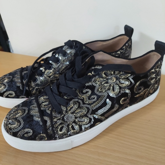 Karl Lagerfeld Paris embroidered sequin evron black sneakers - Picture 2 of 8